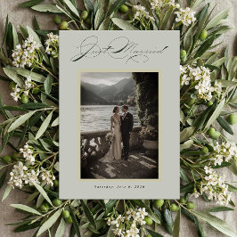 Cartão De Festividades Sage Green Olive Branch Monogram Just Married