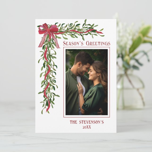 Cartão De Festividades Season’s Greetings Mistletoe Red Photo Christmas (Em pé/Frente)