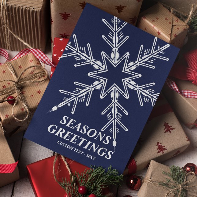 Cartão De Festividades Seasons saúda Marinho de floco de neve moderno azu (Seasons Greetings Modern Snowflake Navy Blue Holiday Card
)