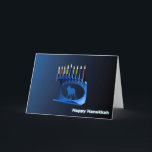 Cartão De Festividades Shiny Blue Chanukkah Menorah<br><div class="desc">Uma menorah Chanukkah moderna, metálica, azul, apresentando um leão na silhueta, contra um fundo escuro, noturno. Todas as nove velas estão acesas. O texto "Happy Hanukkah" também aparece em azul e branco brilhantes.</div>
