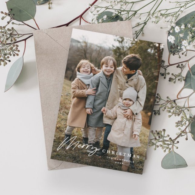 Cartão De Festividades Simples Script 3 Foto Feliz Natal (Simple script merry christmas photo holiday card that is  simple and typographic.)