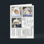 Cartão De Festividades Snowflake Joy De Prata Para O Mundo 3 Foto<br><div class="desc">Crie seus próprios cartões de natal personalizados com esta alegria prateada em floco de neve para o design de colagem de fotos do Mundo 3. Adicione 3 de suas fotos favoritas ao design, onde elas estão cercadas por uma falso borda de brilho prateado. A JOY em uma fonte estilizada de...</div>