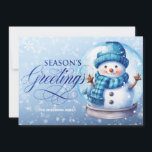 Cartão De Festividades Snowman Blue Season é um Natal<br><div class="desc">"Saudações da Época" personalizável cartão de saudação de Natal com formato horizontal, com um bonitinho globo de dentro de neve de bonitinho em um fundo azul suave. Personalize com seu nome de família. Entre em contato comigo para obter assistência com suas personalizações ou para solicitar outros produtos Zazzle correspondentes ou...</div>