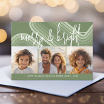 Cartão De Festividades Sombras Mínimas Modernas de Juniper - Feliz e Bril<br><div class="desc">Design FRONT: 3 fotos quadradas e uma fonte grande de script são realces deste design de tendência. Uma busca moderna por um cartão com fotos de feriado com uma grande "feliz e brilhante" em uma fonte de script manuscrita e esmerilada em verde e branco. O fundo inclui tons de verde...</div>