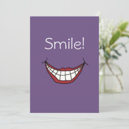 Cartão De Festividades Sorria com lábios vermelhos no roxo