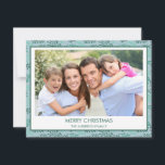 Cartão De Festividades Teal Blue Leaf Patterno Simples Feliz Natal<br><div class="desc">Azul Teal e Padrões de Folha Verde Mint Simples Cartão com fotos Feliz de Natal Feriado. A imagem e o nome da família podem ser substituídos neste simples e elegante Cartões de foto de Natal Pastel Greenery.</div>