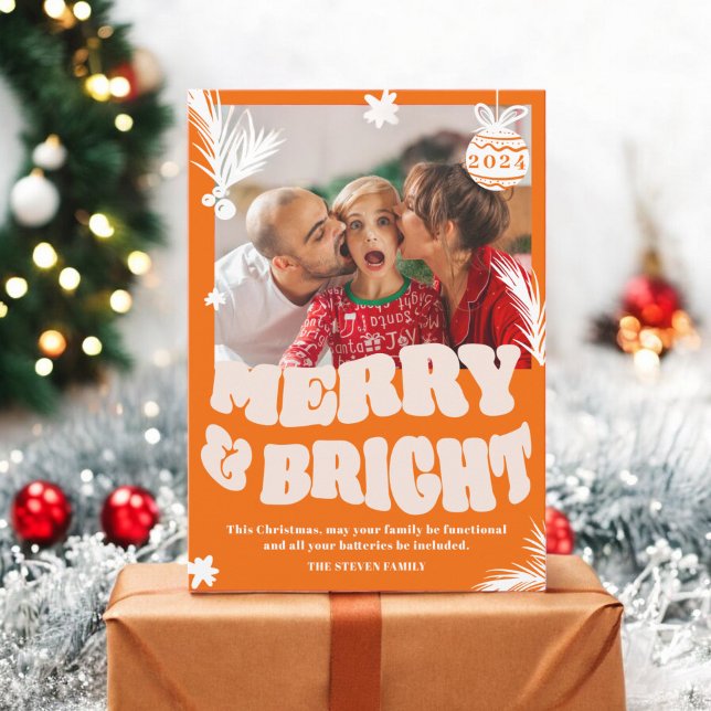 Cartão De Festividades Tendência, Feliz Divertida e Foto de Natal Laranja (Trendy Fun Merry & Bright Orange Christmas photo Holiday Card)