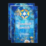 Cartão De Festividades Texto personalizado Feliz Hanukkah, vidro manchado<br><div class="desc">Celebre Hanukkah com um cartão de saudação que irradia alegria e tradição! Este cartão postal Feliz de Chanucá apresenta um vibrante design de vitrine em vários tons de azul, centrado em uma estrela proeminente de David. A saudação "Chanucá Sameach!" (Feliz Chanucá) é mostrada elegantemente em letras brancas em negrito, com...</div>