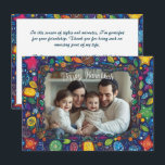 Cartão De Festividades Texto personalizado Festival de Luzes Vibrantes De<br><div class="desc">Apresentando o "Festival das Luzes Vibrantes"! Este cartão de saudação de Hanukkah, que é atraente, foi projetado para trazer alegria e calor às suas comemorações de feriado. O cartão apresenta uma borda colorida com padrões intrincados que se assemelham a vidro manchado ou arte mosaica, incorporando símbolos tradicionais de Chanucá como...</div>
