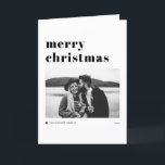 Cartão De Festividades Tipografia Negra Retrorística Negra Foto Feliz de<br><div class="desc">Feliz Natal! Mande seus desejos de férias para a família e amigos com este cartão de Natal moderno e personalizável. Apresenta uma tipografia retrógrada com sotaque de árvore de Natal. Personalize este cartão de feriado fotográfico adicionando os seus próprios detalhes. Este cartão de Natal preto e branco está disponível em...</div>