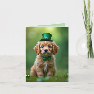 Cartão De Festividades Um cachorrinho bonito com Rua, roupa do Patrick, c
