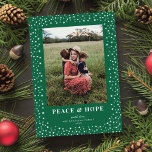 Cartão De Festividades Uma Foto Verde Escuro de Quadro Estrela Elegante<br><div class="desc">*Personalize este design usando a ferramenta de edição: saudação, cor de fundo, cor de quadro de estrela e TODAS as cores de texto são personalizáveis! Este elegante cartão com fotos de feriado apresenta um belo quadro de estrelas delicadas sobre um fundo verde escuro com uma fotografia vertical solteiro e uma...</div>