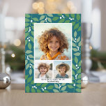 Cartão De Festividades Verde botânico moderno - 3 foto<br><div class="desc">Use 3 fotos e faça um Cartões de natal único e moderno com um padrão de folha de eucalipto simples e mínimo no verso. Se precisar mover alguma coisa,  clique no botão personalizar para fazer alterações.</div>