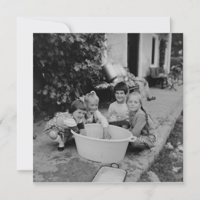 Cartão De Festividades Vintage Children Plays (Frente)