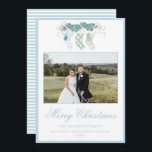 Cartão De Festividades Vintage de fotos azuis<br><div class="desc">Watercolor Christmas Stockings Blue One Photo Vintage Holiday Card (Meias de Natal Azuis). Este belo Cartões de foto de Natal apresenta a aquarela da terra natalícia com queridos e moldura azul para uma foto. É perfeito se você está procurando por Cartões de foto de Natal clássicos, sulistas, do milênio. Mensagem-me...</div>