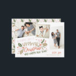 Cartão De Festividades Vintage Holly Tilted Snapshot Multifoto<br><div class="desc">Este cartão com fotos festivo e chic apresenta nossa folhagem original de inverno desenhada à mão com uma doce tipografia em cores vibrantes e fotos inclinadas com bordas coloridas. As costas vêm com um padrão correspondente para um toque especial extra.</div>