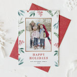Cartão De Festividades Watercolor Greenery Frame Happy Holidays Foto<br><div class="desc">Cartão de Feriados Felizes com Foto de Moldura de Aquarelas | Envie cartões de natal para a família e amigos com esta placa plana de feriado de cor d'água personalizável. Apresenta ilustrações de aquarelas de verde festivo e colas. Todos os textos são perfeitamente personalizáveis. Personalize adicionando sua foto e detalhes....</div>