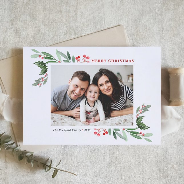 Cartão De Festividades Watercolor Holly e Greenery II (Customizable photo Christmas card featuring watercolor red winterberry and greenery)