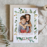 Cartão De Festividades Watercolor Winter Greenery Season Saudações<br><div class="desc">Mande as saudações da sua estação em estilo com o nosso cartão de feriado fotográfico personalizável. Este cartão apresenta uma magnífica design verde de inverno com cor d'água, complementada por sotaques elegantes de folha de ouro. Você pode adicionar sua foto favorita e uma mensagem personalizada. Quer você esteja enviando desejos...</div>
