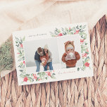 Cartão De Festividades Winter Botanicals & Holly Felly Natal 2 Foto<br><div class="desc">Um design elegante, com duas fotos personalizadas: uma paisagem e um retrato, dentro de um quadro branco chic. O quadro é aninhado dentro da delicada folhagem de aquarela, criando um layout naturalmente orgânico. A folhagem inclui folhas verdes e bagas vermelhas brilhantes. Há flores de poinsettia vermelha e ramos de pinho....</div>