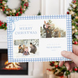 Cartão De Festividades Xadrez Azul Gingham - Duas Fotografias<br><div class="desc">Crie seus cartões de Natal personalizados com duas fotos de sua família,  ao lado do nome personalizado da tipografia minimalista e do ano,  em um fundo de xadrez de gingham azul giro.</div>