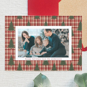Cartão De Festividades Xadrez de Foto Vermelha de Maroon nas Árvores de N