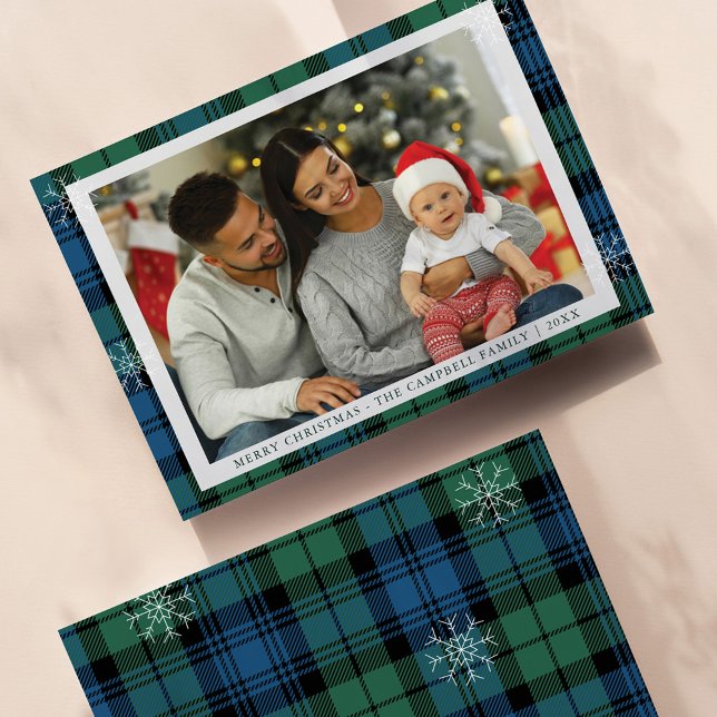 Cartão De Festividades Xadrez Foto da família Snowflakes Campbell Tartan (Plaid Campbell Tartan Family Photo Greetings Card)