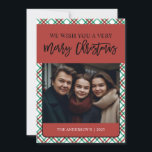 Cartão De Festividades Xadrez Vermelha Clássica - Uma Foto<br><div class="desc">Com um design vermelho clássico e xadrez verde e fontes de script,  estes cartões de Natal de fotos estão sempre no estilo!</div>