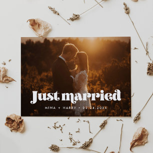 Cartão de foto de casamento com letra manuscrita v