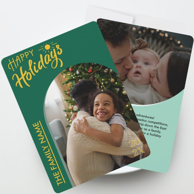 Cartão de Fotos Felizes Festas 2 com Letra Moderna (Green Modern Script Happy Holidays 2 Photo Card)