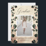 Cartão de Graduação Fotográfica do Autumn Sentir e<br><div class="desc">A nossa coleção de "olhares de outono" apresenta uma bela folhagem de outono e floral em tons de terra impressionantes prontos para uma elegante celebração de casamento, material de escritório ou artigos de papelaria. Junto com fontes sans serif para personalizar e elegante fonte de script para sotaques personalizados. Verifique em...</div>