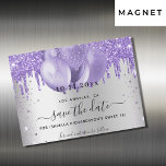Cartão de imã salve a data violeta prateado doce 1<br><div class="desc">Um fundo com aspecto fino prateado decorado com brilho violeta,  lavanda e balões. Personalize e adicione uma data e nome/idade. O texto: Salvar a Data é gravado com um script de estilo com letra de tendência grande.</div>