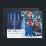 Cartão de Imagem da Família Feliz Hanukkah para Me<br><div class="desc">Este cartão magnético feliz e giro Hanukkah apresenta uma bela menorah em um fundo azul. Este belo cartão fotográfico magnético judeu apresenta a sua própria fotografia ao lado do seu nome familiar.</div>
