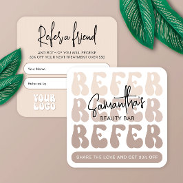 Cartão De Indicação Beige retrô Consulte um logotipo moderno amigo Las