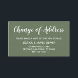 Cartão De Informações Alteração mínima elegante da carta verde oliva de<br><div class="desc">Mantenha seus amigos e familiares atualizados com seu novo endereço usando esses cartões de gabinete simples e elegantes. As notas versáteis leem "Mudança de endereço" na frente e "Mantenha em contato!" no verso, usando uma fonte moderna, negrito e manuscrita. Use os campos modelo para adicionar todos os seus próprios detalhes...</div>