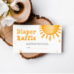 Cartão De Informações Aqui Vem O Filho Fralda Raffle<br><div class="desc">Encoraje os convidados a participar de uma rifa de fralda divertida, incluindo este cartão encantador com os seus convites. Com seu design ensolarado e alegre, este cartão complementa o tema perfeitamente, adicionando um toque de alegria e entusiasmo ao seu evento. Os convidados estarão ansiosos por trazer fraldas para uma oportunidade...</div>