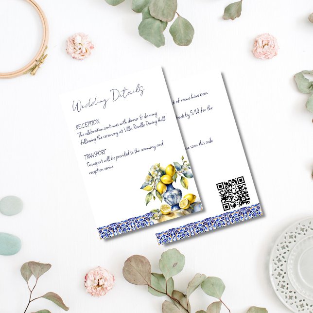 Cartão De Informações Azulejos azuis italianos limões Amalfi detalhes do (Amalfi Italian blue tiles lemons Mediterranean themed wedding details Enclosure Card qr website)