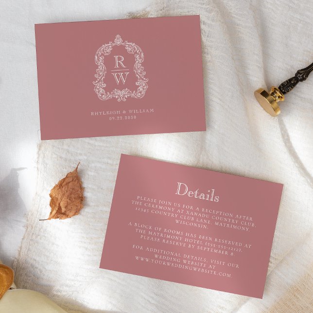 Cartão De Informações Detalhes do Casamento de Rosa Dusty Crest Monogram (Criador carregado)