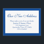 Cartão De Informações Elegante Nosso Novo Endereço Bordado Azul e Branco<br><div class="desc">Mantenha seus amigos e familiares atualizados com seu novo endereço usando esses cartões de gabinete simples e elegantes. Uma nota simples diz "Nosso Novo Endereço" no topo, usando uma fonte bonito e tradicional de script. Use os campos modelo para adicionar todos os seus detalhes para personalizar este design para seu...</div>