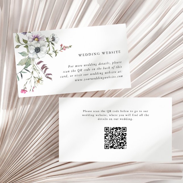 Cartão De Informações Flores Botânicas | Código QR do Site de Casamento (A trendy wedding website card with scannable QR code and wildflowers)