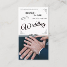 Mãos de um Casal de Casamento Gay com Anéis