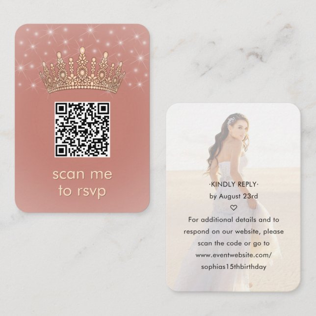 Cartão De Informações Quinceañera Photo QR RSVP Rose Gold Crown Scan Me (Frente/Verso)