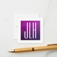 Roxo Ombre & Iniciais Brancas ou outro Texto