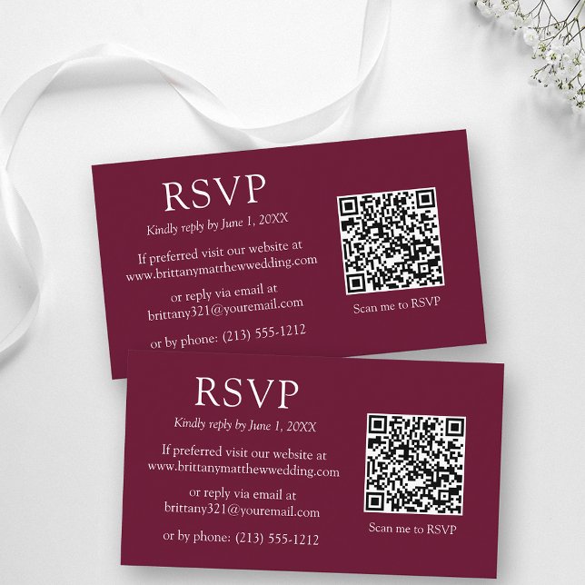 Cartão De Informações RSVP da Borgonha de Casamento Simples de Código QR (Customize to change text size, color, style or to change background color of front and back of card.)