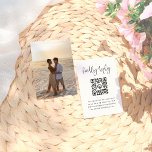 Cartão De Informações RSVP de Casamento de Código QR de Foto de Tipograf<br><div class="desc">Uma placa de gabinete RSVP para corresponder à nossa coleção de fotos de casamento Feliz Nunca Depois do Partido. Este design apresenta uma tipografia mínima e elegante. Há um código QR para RSVP on-line e veja outros detalhes no seu site de casamento. A parte de trás do design apresenta sua...</div>