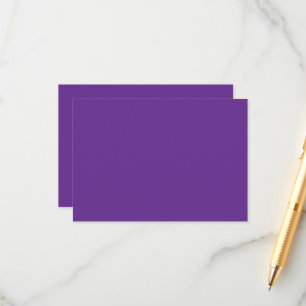 Cartão De Informações um fundo roxo com um