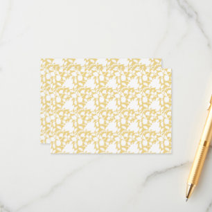 Cartão De Informações Um tapete amarelo com um padrão de motivo repetiti