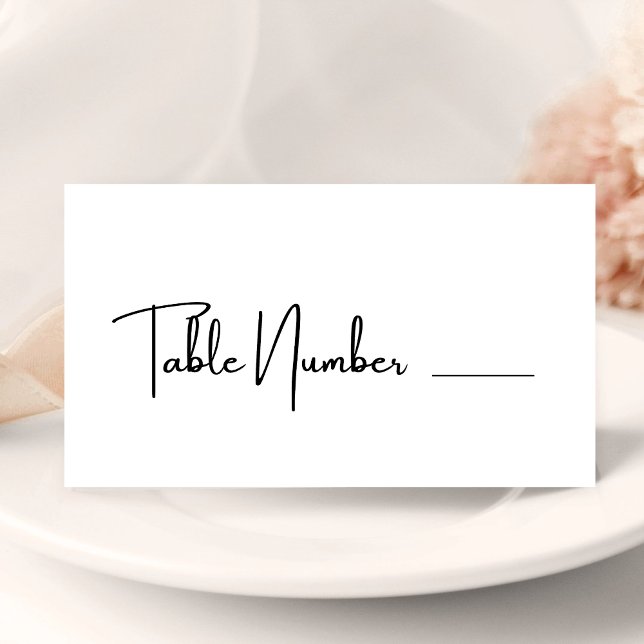 Cartão de Local de Casamento Preto e Branco Modern (Elegant modern black and white place card adds style while guiding guests to their seats)