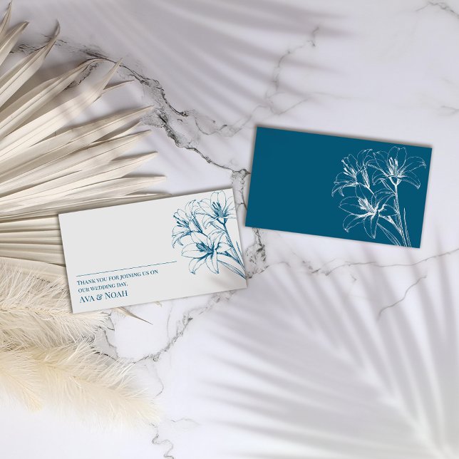 Cartão De Lugar Blue Lily Outline Wedding (Criador carregado)