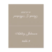 Cartão de lugar de casamento simples Taupe com o n
